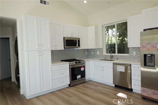 Detail Gallery Image 4 of 20 For 1727 Hiawatha Dr a,  Glendale,  CA 91208 - 2 Beds | 2 Baths