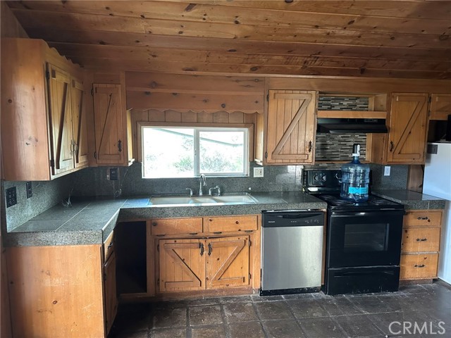 Image 17 of 60 For 43022 Apache Ranch Road