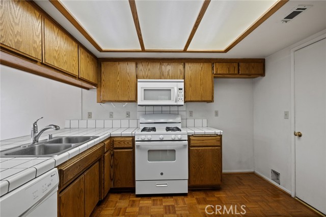 Detail Gallery Image 34 of 63 For 18520 Glenview Ct, Tehachapi,  CA 93561 - 3 Beds | 3/1 Baths