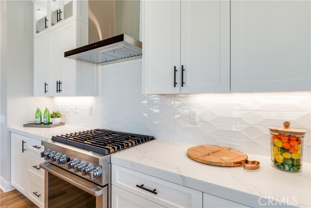 Detail Gallery Image 8 of 29 For 6533 Canyon Oaks Dr, Simi Valley,  CA 93063 - 4 Beds | 3/1 Baths