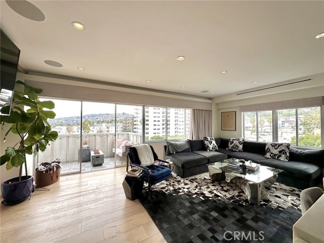 Detail Gallery Image 3 of 29 For 7135 Hollywood Bld #909,  Los Angeles,  CA 90046 - 1 Beds | 2 Baths