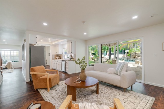 Detail Gallery Image 10 of 31 For 31256 Quail Valley Rd, Castaic,  CA 91384 - 3 Beds | 3 Baths