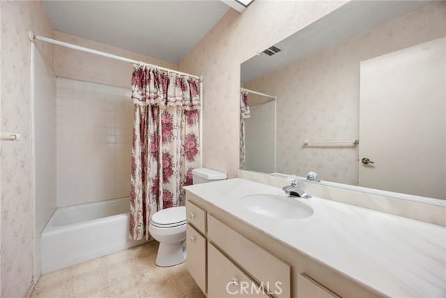 5409 Willowick Circle, Anaheim Hills CA: https://media.crmls.org/medias/d7cffb22-ad55-477b-a022-418b40b846c3.jpg