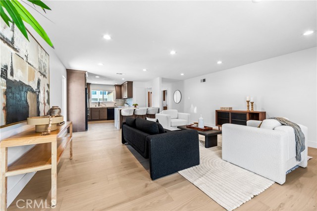 11 Rockrose Way, Irvine CA: https://media.crmls.org/medias/d7d00b41-4b0a-45bb-a9e4-00983f952b23.jpg