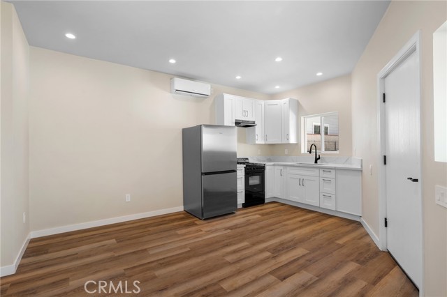 908 East Maple, C photo 6