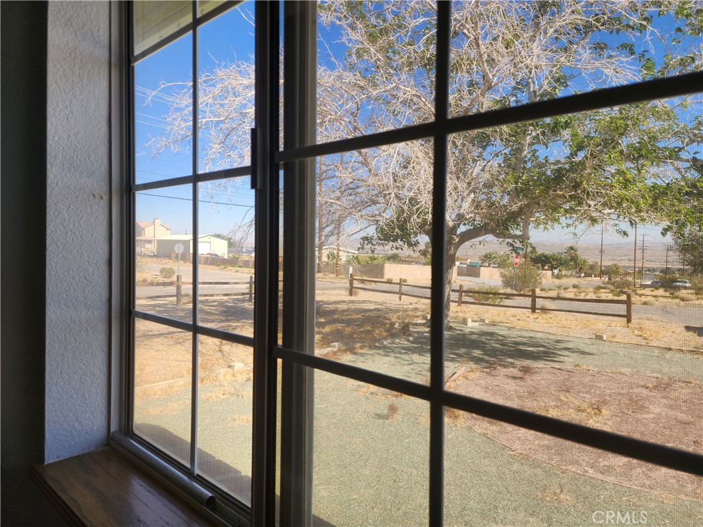 https://media.crmls.org/medias/d7d04889-2655-4050-b8d7-7d58e72cbda9.jpg?preset=X-Large