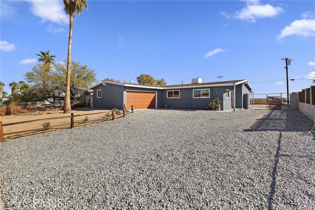 Detail Gallery Image 2 of 27 For 5951 Rose Ellen Ave, Twentynine Palms,  CA 92277 - 3 Beds | 2 Baths
