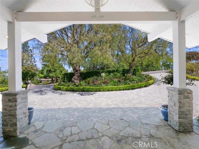 2 El Concho Lane, Rolling Hills CA: https://media.crmls.org/medias/d7d26f2d-ee16-4096-9146-3c4d89d27d25.jpg