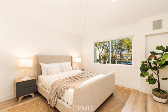 Image 34 of 43 For 23108 Los Codona Avenue