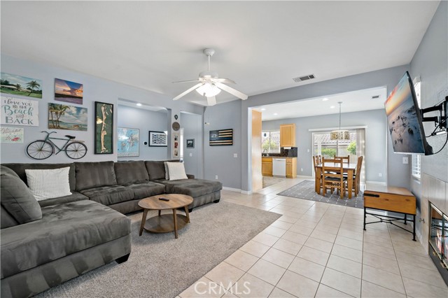 28187 Meadowsweet Drive, Menifee CA: https://media.crmls.org/medias/d7d33791-0257-49eb-81d0-8720e603aa01.jpg