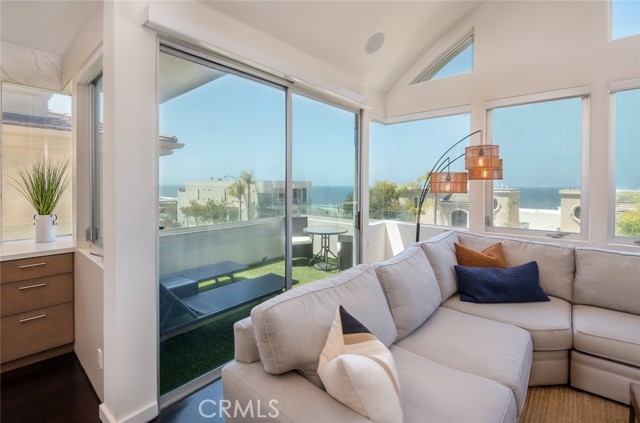 2804 Highland Avenue, Manhattan Beach, California 90266, 4 Bedrooms Bedrooms, ,3 BathroomsBathrooms,Residential,Sold,Highland,SB22116768