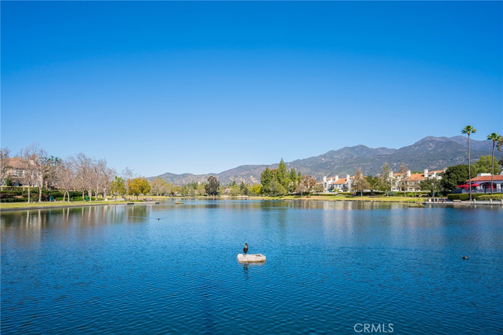 https://media.crmls.org/medias/d7d45286-7004-4ff7-b499-9447e8993512.jpg?preset=X-Large