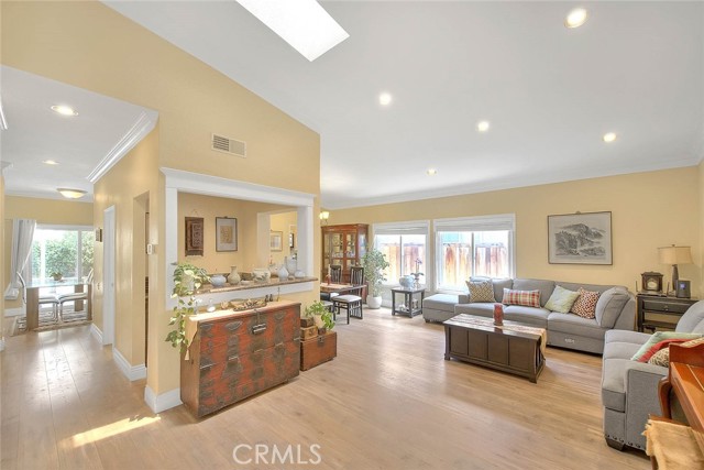 Image 4 of 52 For 10644 Claridge Place