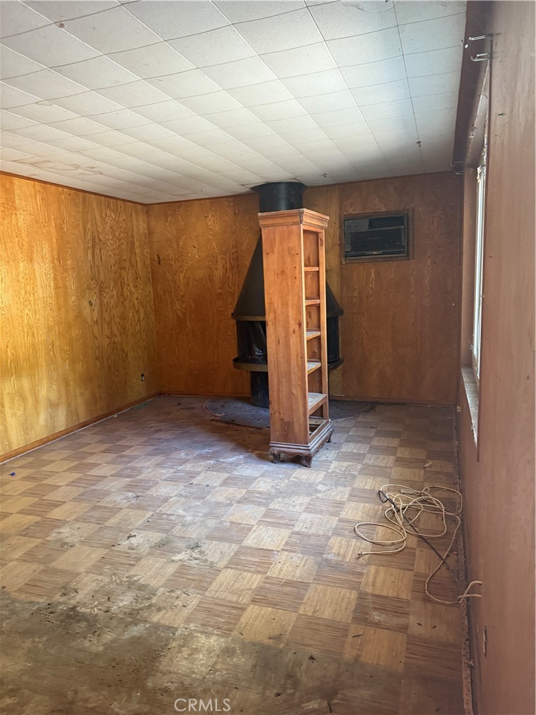 https://media.crmls.org/medias/d7d52e47-3fb8-44ba-a0cb-f7d9f3799a1a.jpg?preset=X-Large