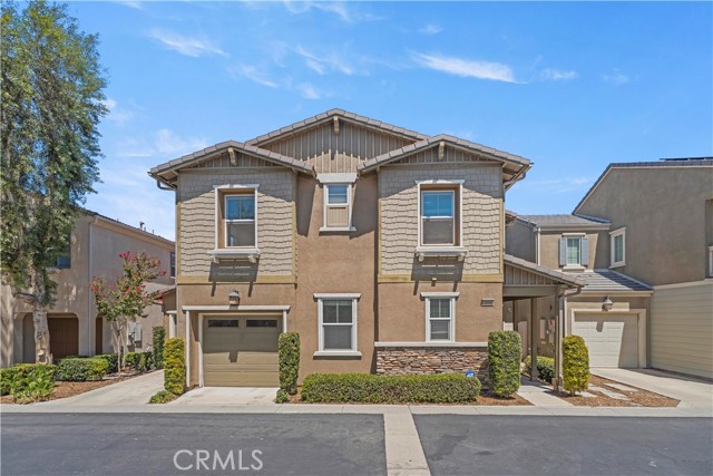 14681 Marist Lane, Chino CA: https://media.crmls.org/medias/d7d58b8b-e7db-4c29-80f4-14192dbb2a69.jpg