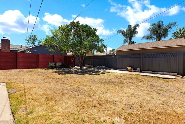 Detail Gallery Image 15 of 16 For 7517 Louise Ave, Lake Balboa,  CA 91406 - 2 Beds | 2 Baths