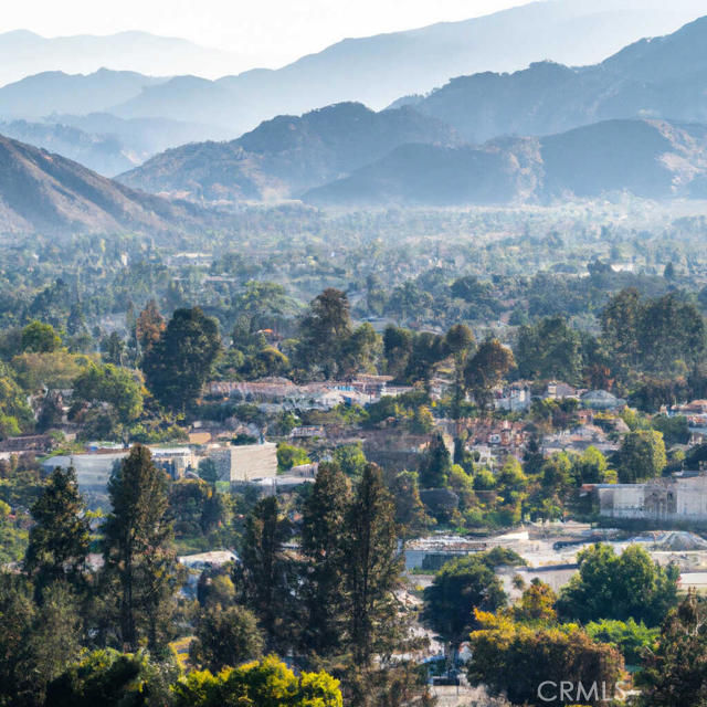 Detail Gallery Image 38 of 41 For 3411 W Chandler Bld, Burbank,  CA 91505 - 3 Beds | 1/1 Baths