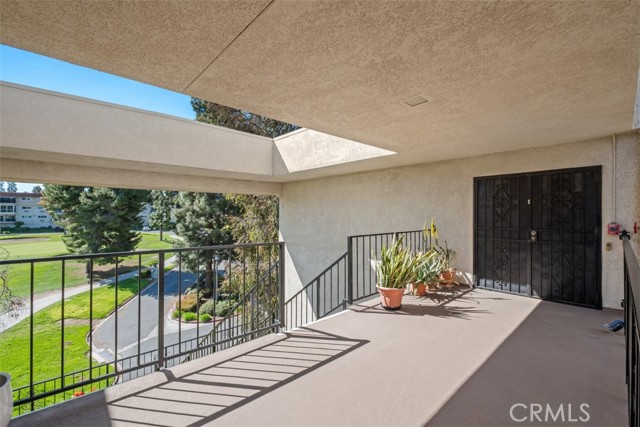 Detail Gallery Image 3 of 34 For 2388 W via Mariposa 3e,  Laguna Woods,  CA 92637 - 3 Beds | 2 Baths