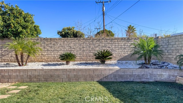 Detail Gallery Image 21 of 23 For 19868 Larbert, Canyon Country,  CA 91351 - 4 Beds | 2 Baths