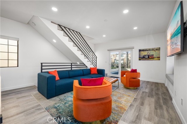 Detail Gallery Image 17 of 27 For 122 21st, Huntington Beach,  CA 92648 - 3 Beds | 4/1 Baths