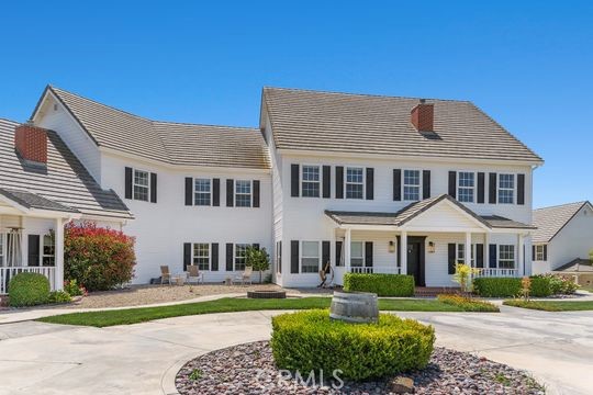 Detail Gallery Image 5 of 53 For 36475 Avenida La Cresta, Murrieta,  CA 92562 - 9 Beds | 7/1 Baths