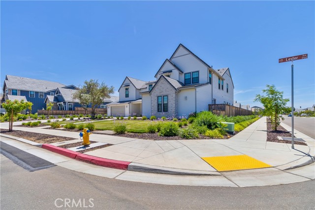 1734 Lester Avenue, Clovis CA: https://media.crmls.org/medias/d7d8d094-78fe-4ece-86aa-ee8761e9505f.jpg
