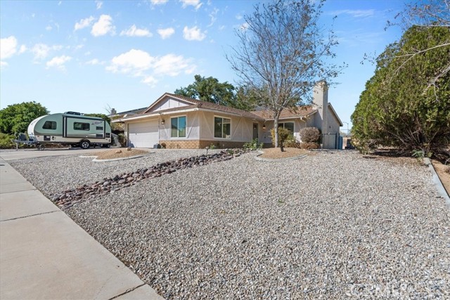 Detail Gallery Image 3 of 33 For 14318 Montecito, Victorville,  CA 92395 - 3 Beds | 2 Baths