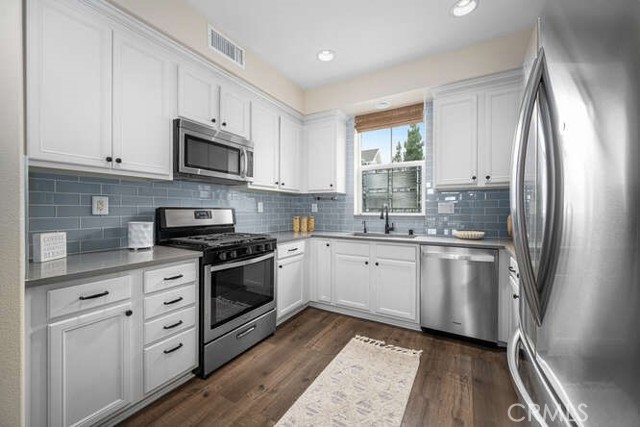 46 Hinterland Way, Ladera Ranch CA: https://media.crmls.org/medias/d7d8feb4-79ec-47c7-9f0a-d3067e008262.jpg
