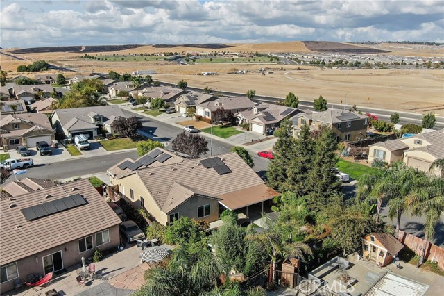 Detail Gallery Image 35 of 38 For 10700 Rainwater Ln, Bakersfield,  CA 93306 - 3 Beds | 2 Baths