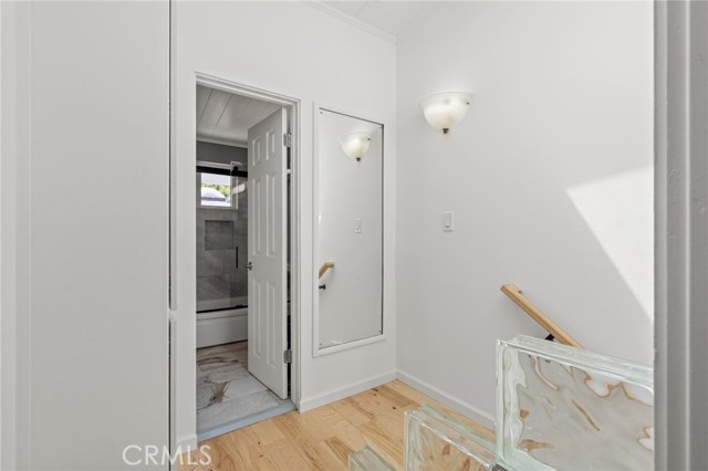 4040 Grand View Blvd, Los Angeles CA: https://media.crmls.org/medias/d7d9d0ba-9dc4-4741-a3f3-823a36b0e81e.jpg