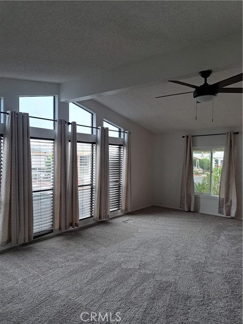 Detail Gallery Image 5 of 21 For 2498 Ayala Dr #136,  Rialto,  CA 92377 - 2 Beds | 2 Baths