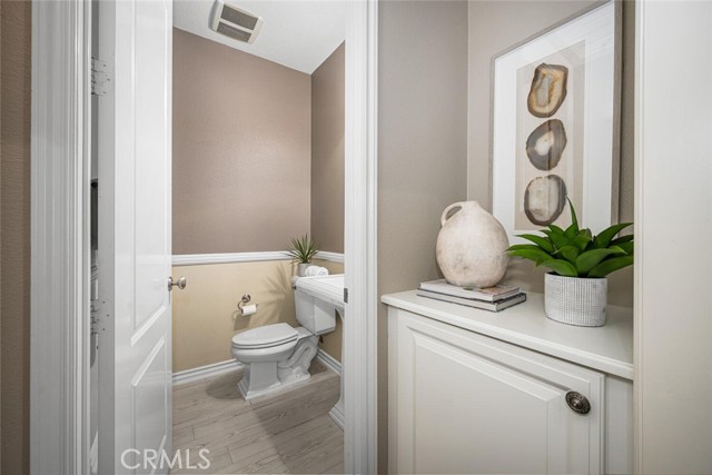 978 Heron Circle, Seal Beach CA: https://media.crmls.org/medias/d7dc30d5-9121-4ddb-9167-7a9885d37f1a.jpg