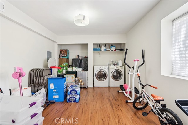 5635 Woodman Avenue, Van Nuys CA: https://media.crmls.org/medias/d7dd50e5-697b-466f-a36b-5b784919de41.jpg