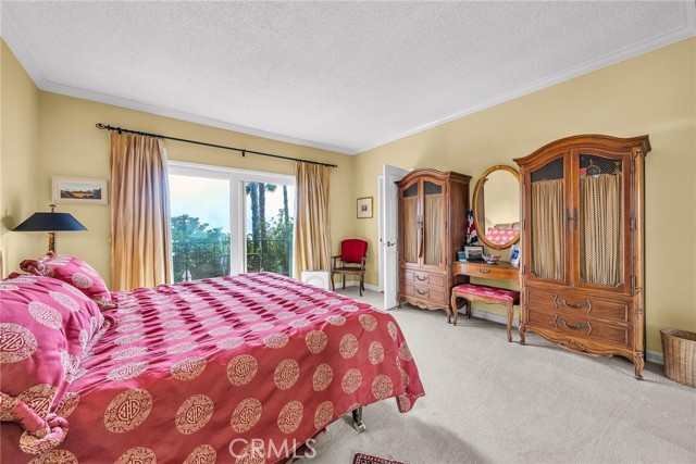 Third bedroom with ocean view deck