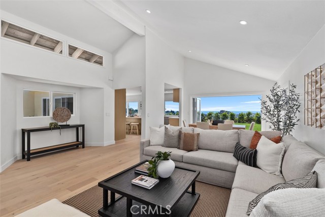 317 Calle Familia, San Clemente CA: https://media.crmls.org/medias/d7dfd4b5-c18b-4fad-be46-158b9c817517.jpg