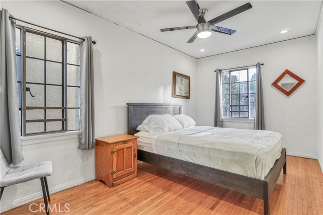 102 Bonito Avenue, Long Beach CA: https://media.crmls.org/medias/d7e08416-fcff-4ec0-8a4f-93e039b5924f.jpg