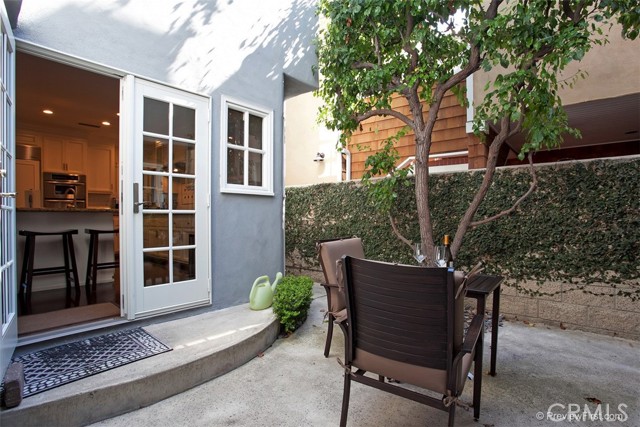 Detail Gallery Image 21 of 25 For 441 Carnation Ave, Corona Del Mar,  CA 92625 - 3 Beds | 2/1 Baths