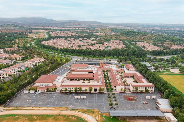 117 Andirons, Irvine CA: https://media.crmls.org/medias/d7e12a07-8cfb-436a-976d-053403b257b1.jpg