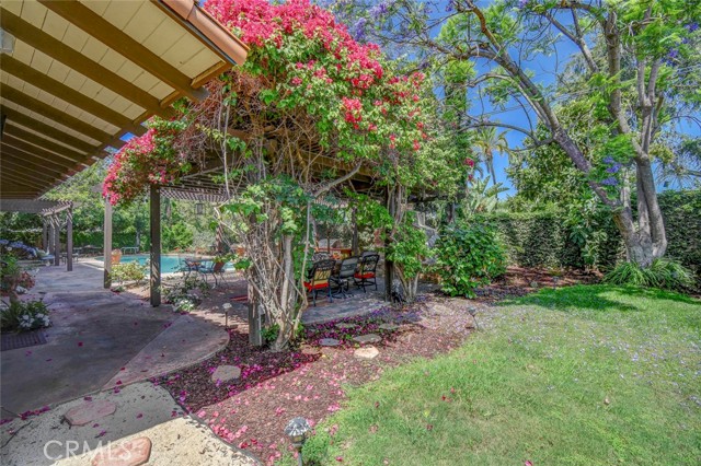 12441 La Bella Drive, Santa Ana CA: https://media.crmls.org/medias/d7e167ce-3a3b-4e16-abec-bed4103c8e5f.jpg