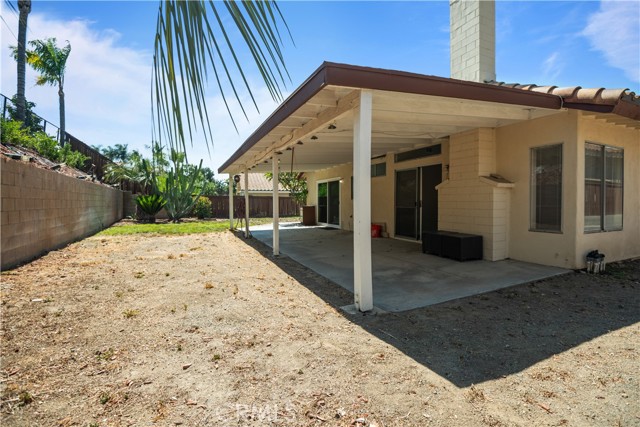 13006 August Circle, Riverside CA: https://media.crmls.org/medias/d7e19bfb-bfcc-4507-b098-f66415a08ed2.jpg