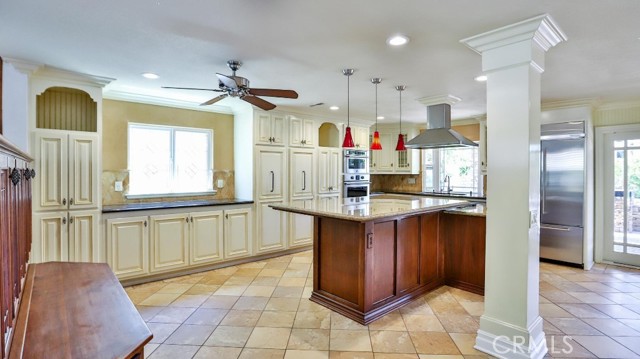 20931 Avenida Amapola, Lake Forest CA: https://media.crmls.org/medias/d7e24b61-064a-48ed-aa90-783988924f3f.jpg