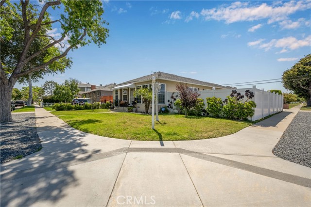Detail Gallery Image 5 of 55 For 5530 E Mezzanine Way, Long Beach,  CA 90808 - 4 Beds | 3/1 Baths