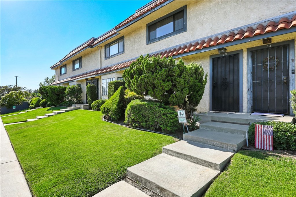 https://media.crmls.org/medias/d7e3a462-dea8-4104-a4a0-521fafef4567.jpg?preset=X-Large