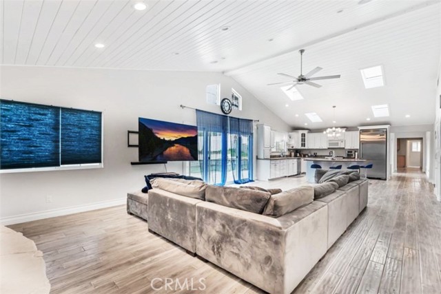 Detail Gallery Image 4 of 30 For 32580 Willow Ln, Agua Dulce,  CA 91390 - 3 Beds | 2/1 Baths