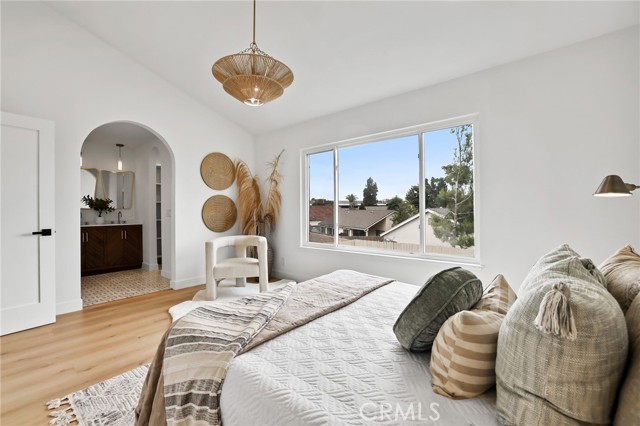 23941 Jarrow Lane, Lake Forest CA: https://media.crmls.org/medias/d7e3cbf1-26ea-4974-b6c5-684f026081dc.jpg