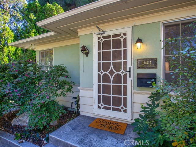 Detail Gallery Image 5 of 62 For 10404 Margate St, North Hollywood,  CA 91601 - 3 Beds | 2 Baths