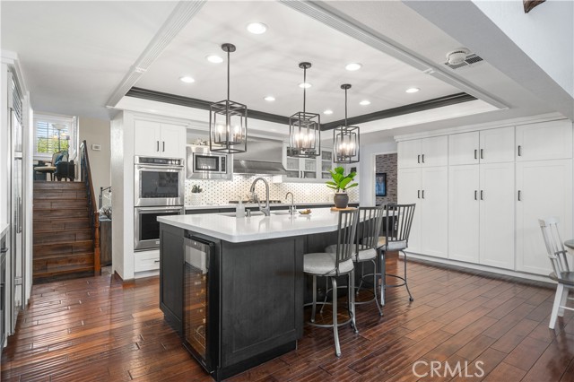2565 Cliff Rd, Upland CA: https://media.crmls.org/medias/d7e3d5a6-a188-438b-8466-e0235a19dddb.jpg