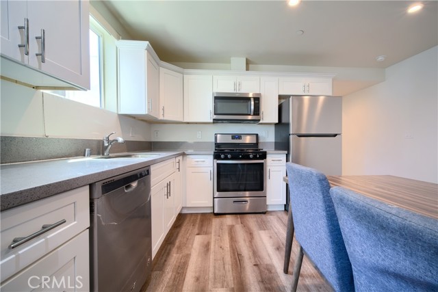 1423 New Hampshire Avenue, Los Angeles CA: https://media.crmls.org/medias/d7e48a5e-a355-45cc-b30e-634336aab474.jpg