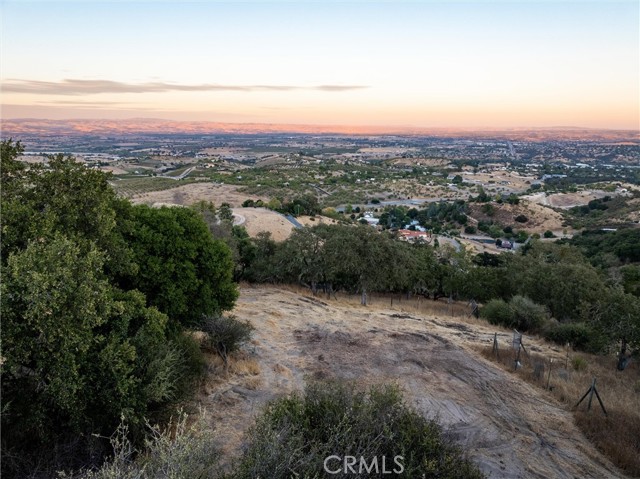 Detail Gallery Image 5 of 28 For 3550 Ardana Rd, Paso Robles,  CA 93446 - 2 Beds | 2 Baths