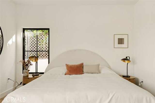 2334 Glover Place, Los Angeles CA: https://media.crmls.org/medias/d7e61def-a437-408c-872b-04dbbf5aea7a.jpg